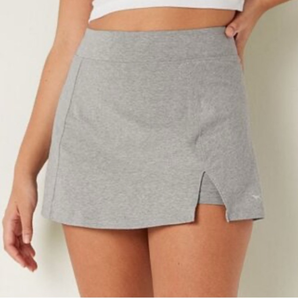 PINK Victoria's Secret Heather Gray Skirt With Built In Shorts, Hidden Pockets S